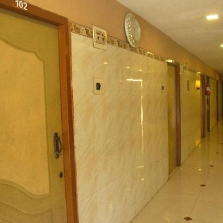 Hotel Blue Nile Pvt Ltd Madras Buitenkant foto